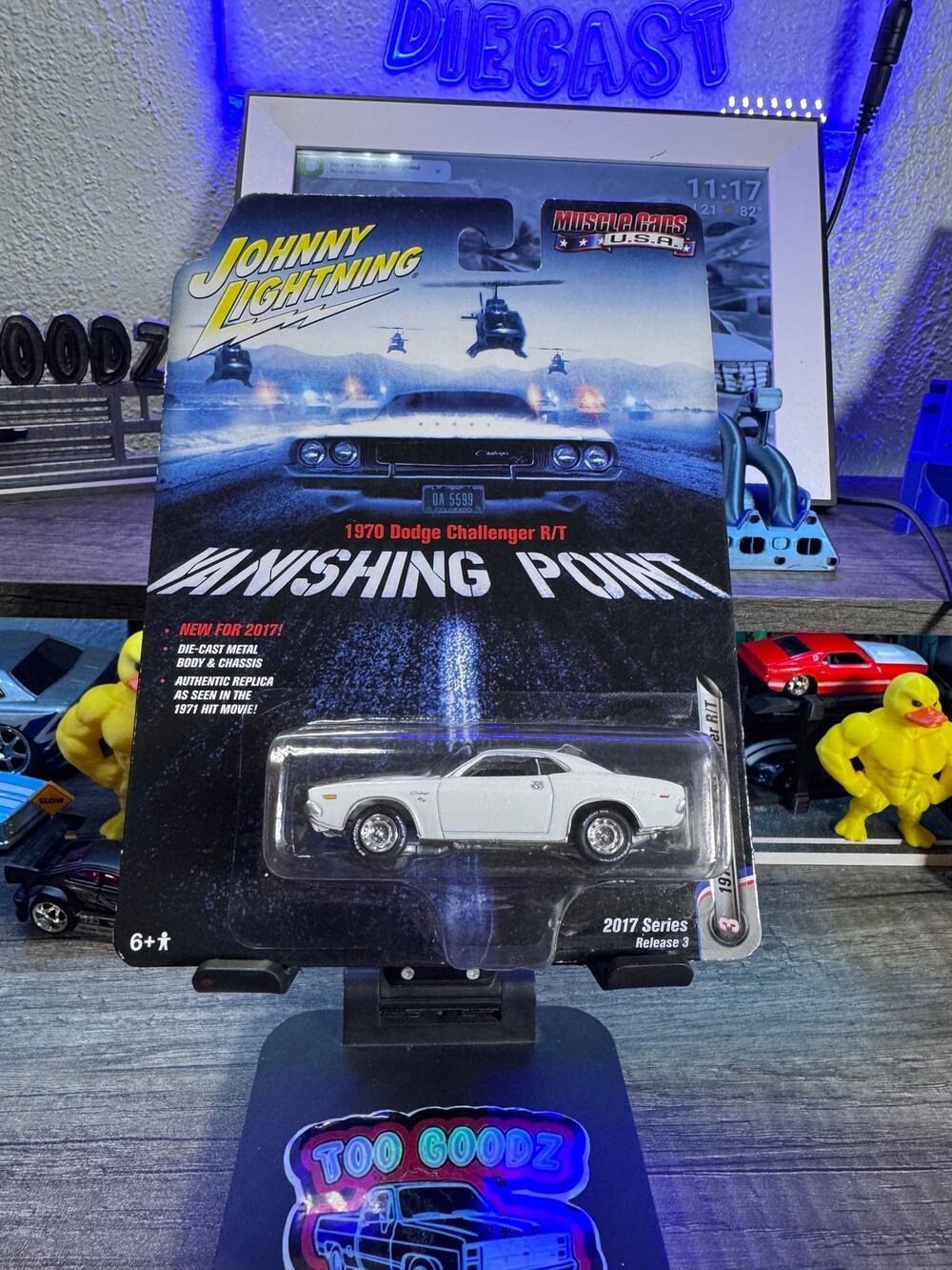 Johnny Lightning Vanishing Point 1970 Dodge Challenger R/T